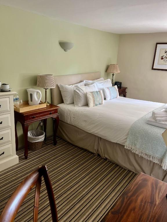 The Parson Woodforde - Deluxe King Room