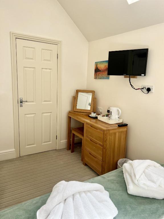 The Parson Woodforde - Deluxe Double Room With Shower