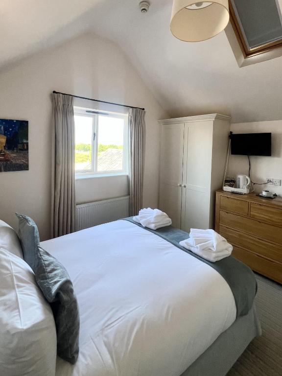 The Parson Woodforde - Deluxe Double Room With Shower