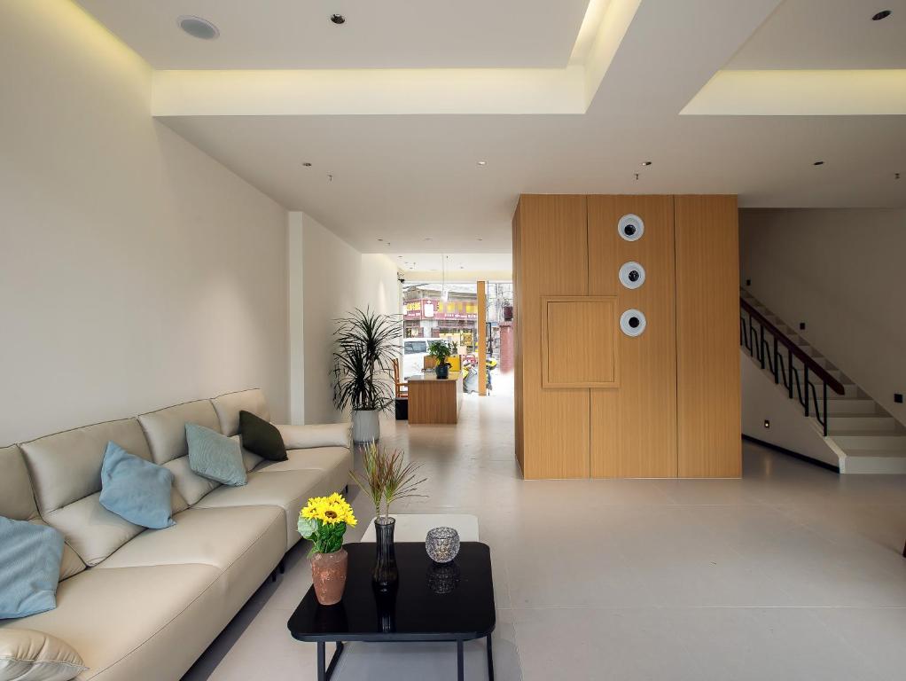 Posezení v ubytování Fenghuang County Jiduo Intelligent Hotel