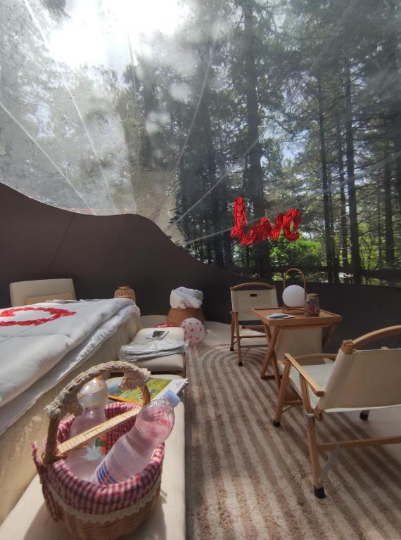 Posezení v ubytování Bubble room sul tetto della Puglia