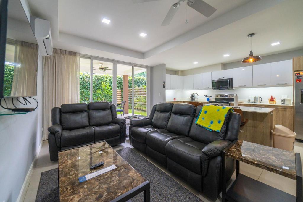 Kuchyň nebo kuchyňský kout v ubytování CR Luxury La Estancia Floresta #05 3 Bdrm