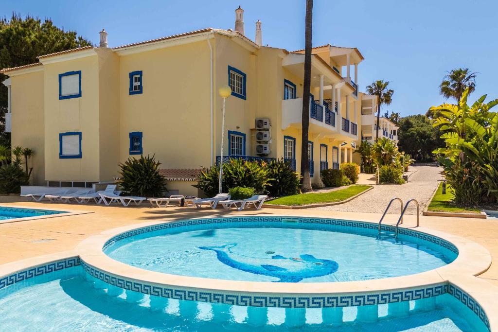 Swimmingpoolen hos eller tæt på Bosque São José by Algarneto