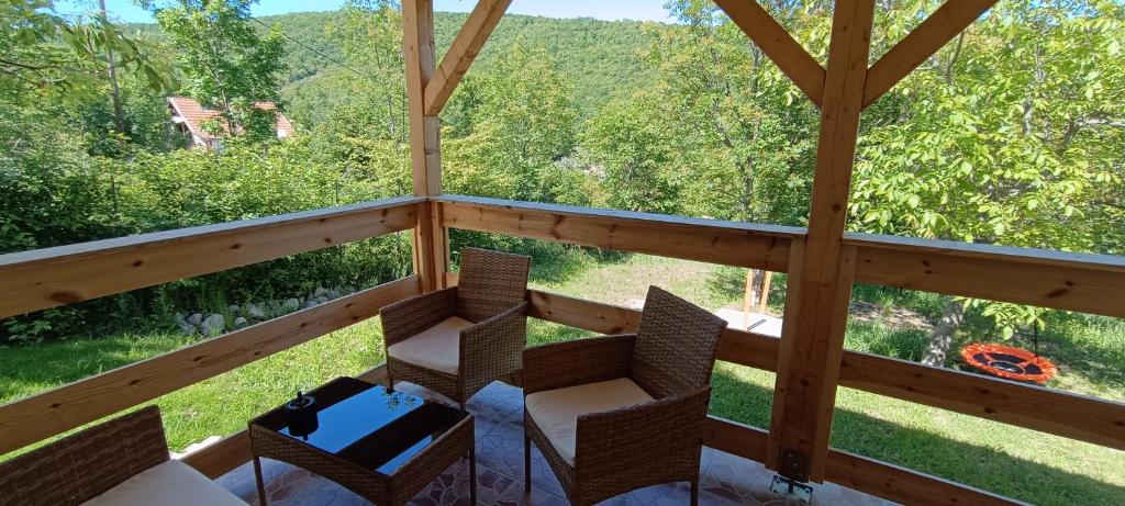 Zahrada ubytování Hilltop Cottage in Szentendre, mountain view, terrace, garden
