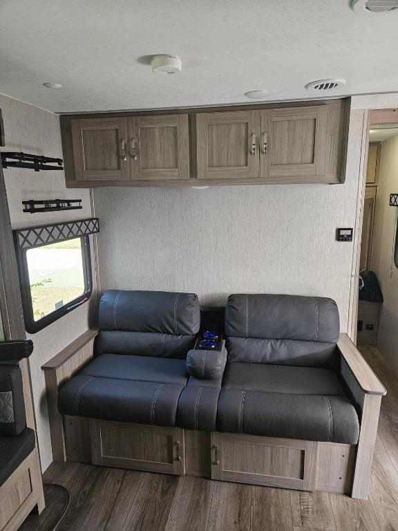 Posezení v ubytování Freedom Express RV