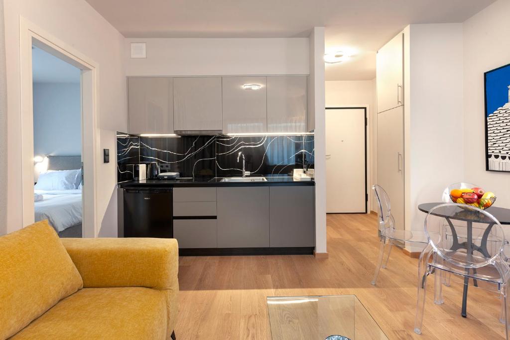 Η κουζίνα ή μικρή κουζίνα στο Synathens Syntagma Apartments