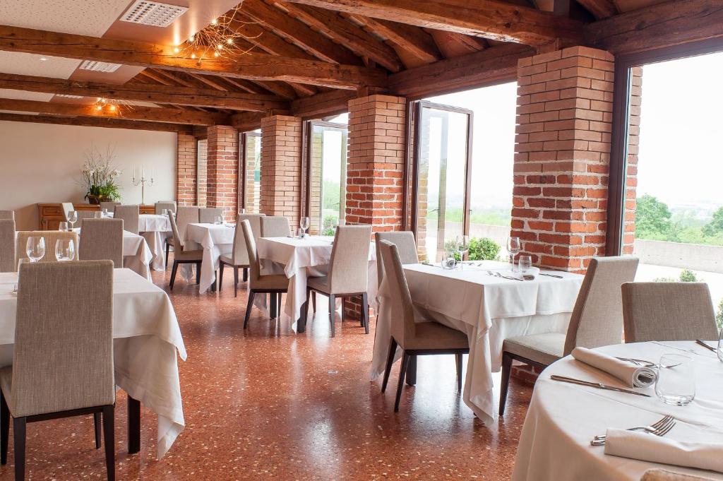 Εστιατόριο ή άλλο μέρος για φαγητό στο Elliot Osteria e dormire in collina