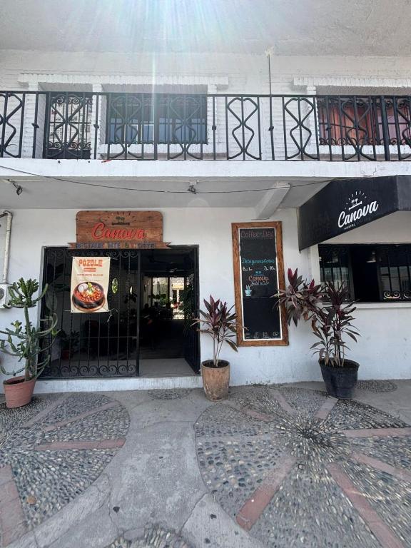 Exteriér nebo vchod ubytování Canova Hostel & Pizza