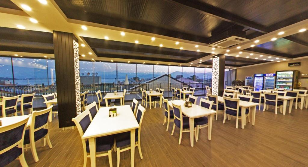 Restaurace v ubytování Mara Palas Hotel