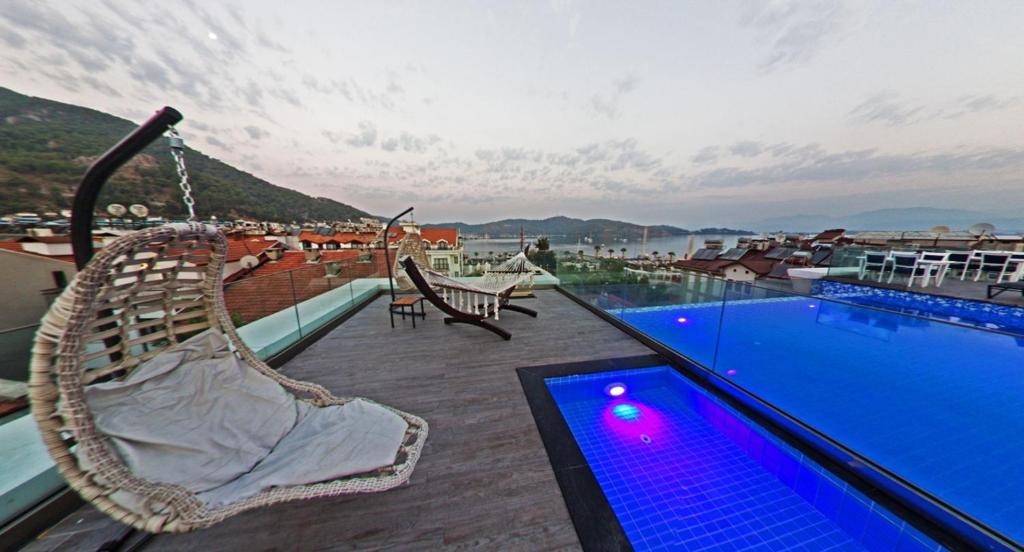 Nespecifikovaný výhled na hory nebo výhled na hory při pohledu z hotelu