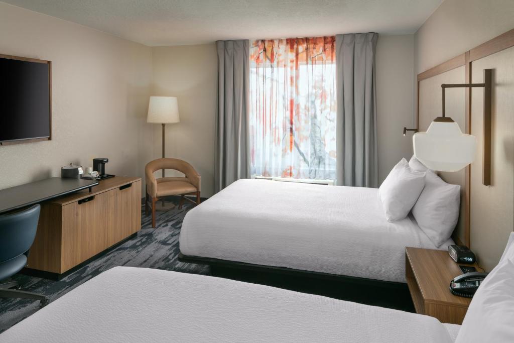 Postel nebo postele na pokoji v ubytování Fairfield Inn & Suites by Marriott Anchorage Midtown