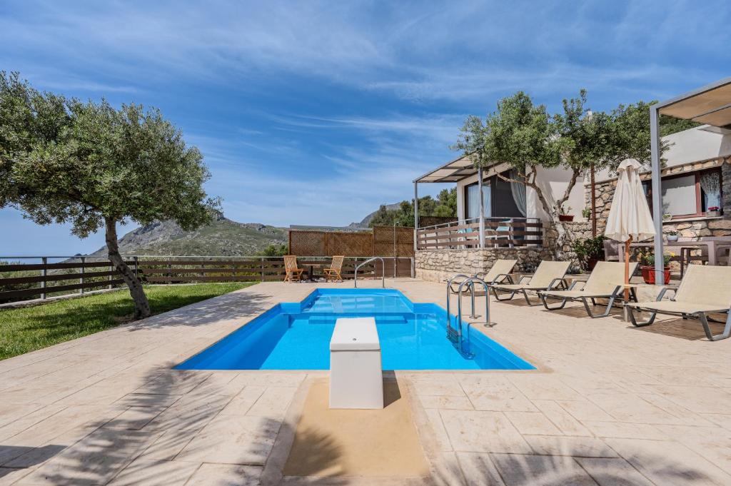 Bazén v ubytovaní Souda Bay Cottage alebo v jeho blízkosti