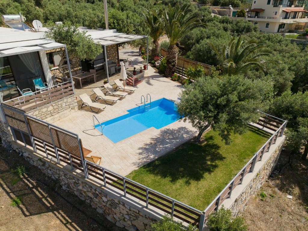 Bazén v ubytovaní Souda Bay Cottage alebo v jeho blízkosti