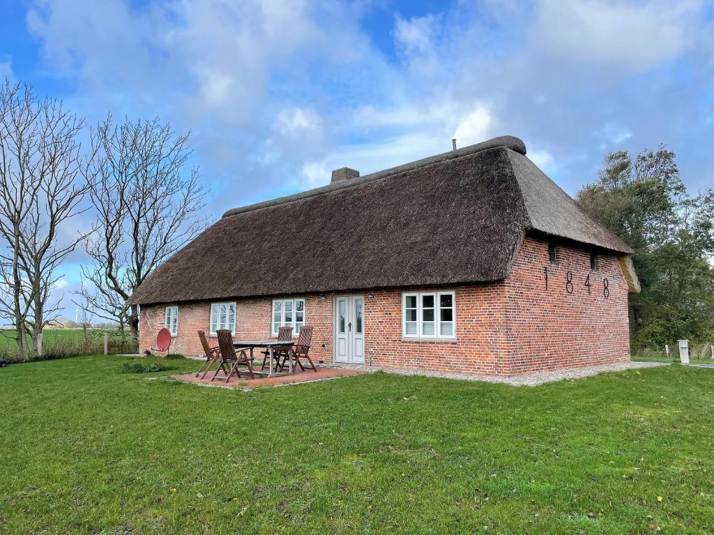 Το κτήριο όπου στεγάζεται  η παραθεριστική κατοικία