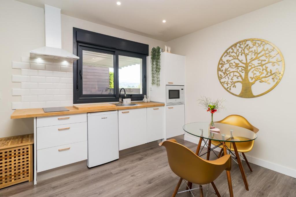Kuchnia lub aneks kuchenny w obiekcie Norte de Santillana Villas - Apartamentos