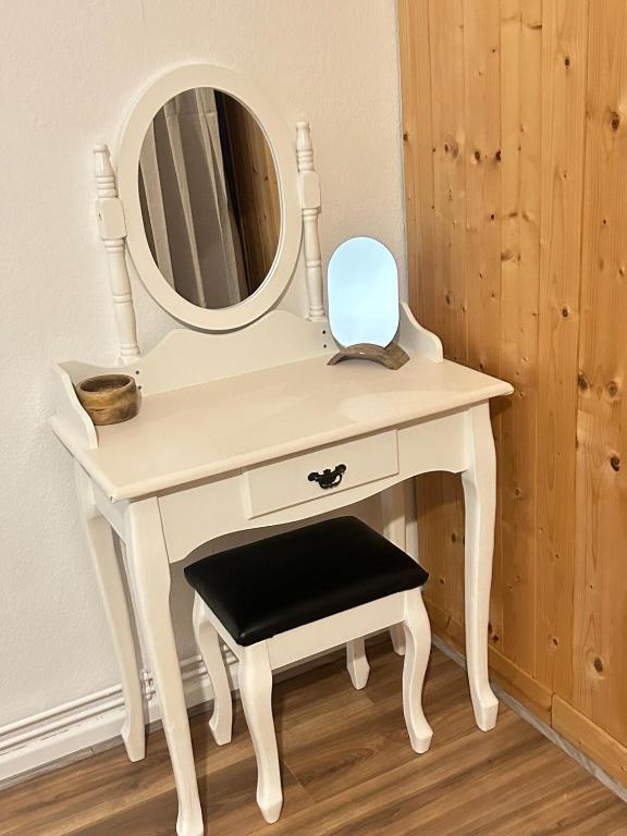 Chez Diane , appartement complet , parking gratuit devant l'immeuble – photo 13