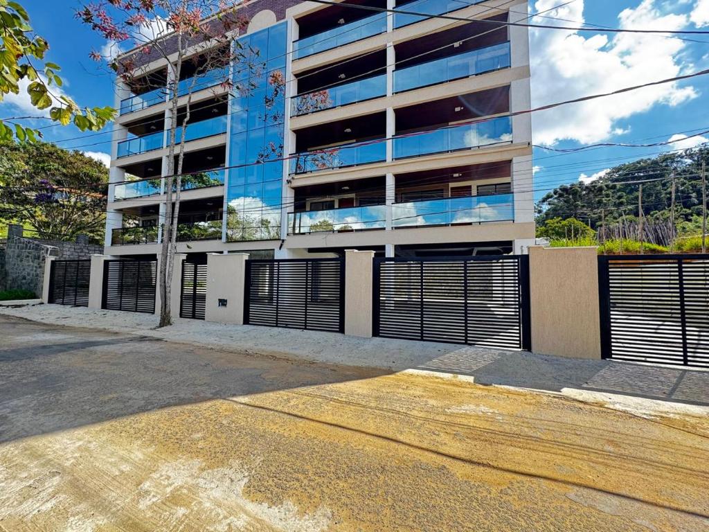 Το κτήριο όπου στεγάζεται  το διαμέρισμα