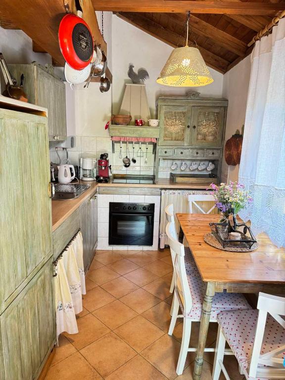 Kuchyň nebo kuchyňský kout v ubytování House Dobrila