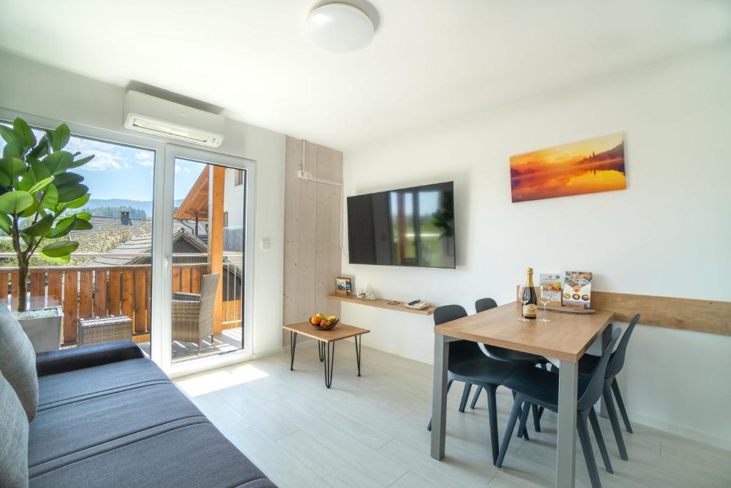 Deluxe apartments Bled - One-Bedroom Apartment With Balcony