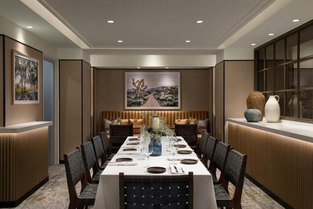 Sheraton Universal photo