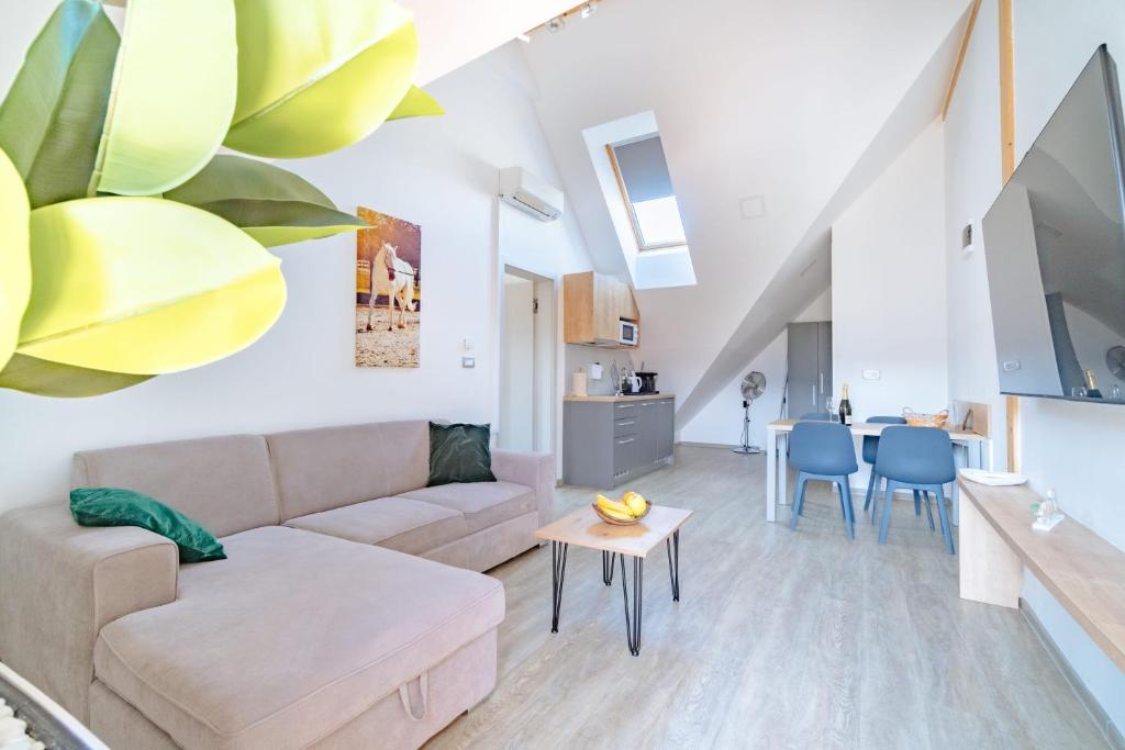 Deluxe apartments Bled - One-Bedroom Apartment With Balcony - Loft