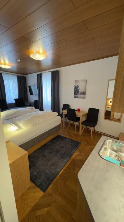 Postel nebo postele na pokoji v ubytování Guesthouse Mozart - Apartment House