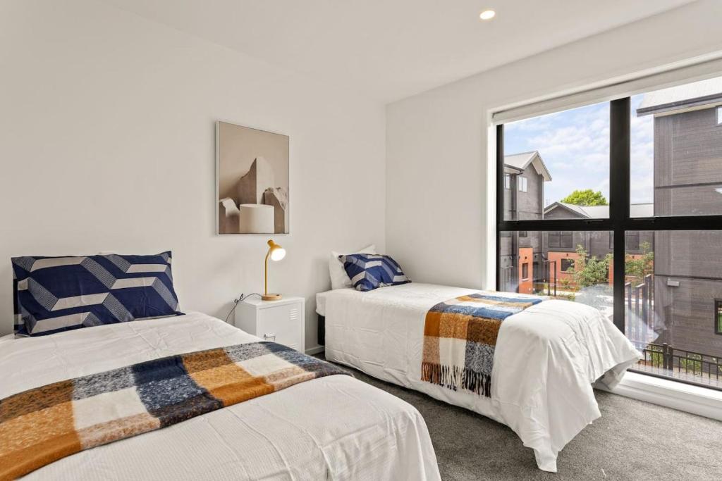 Suburban Hideaway in Henderson - Resim 2