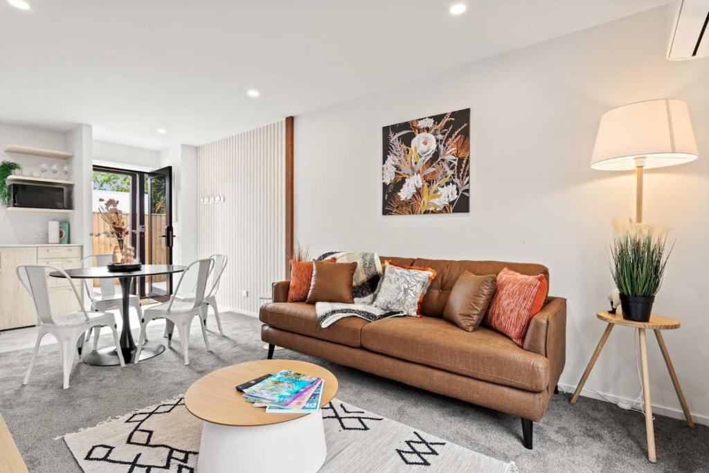 Suburban Hideaway in Henderson - Resim 9