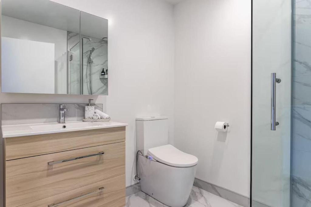 Suburban Hideaway in Henderson - Resim 7