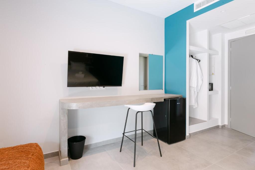 11 Reasons Why Metaxourgeio - Resim 18