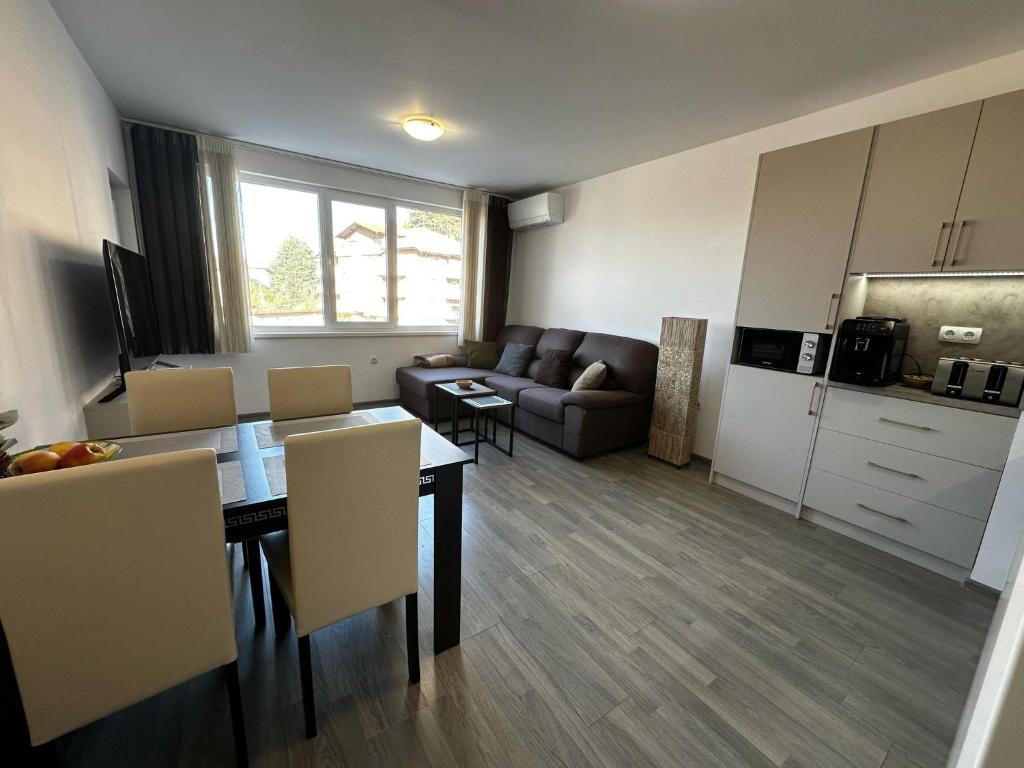 Apartment Aria 6