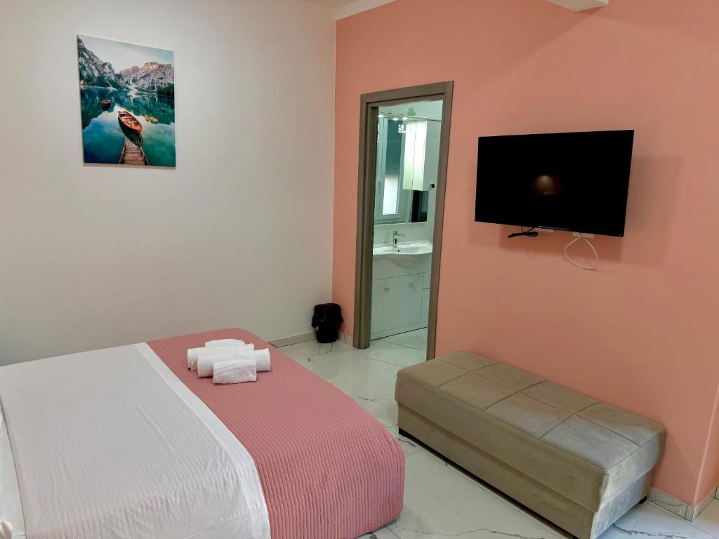 Luna Guest House - Deluxe Double Room With Balcony