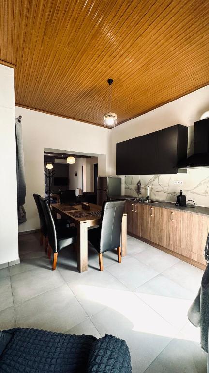 Minimal & cozy house με χώρο στάθμευσης στη περιοχή