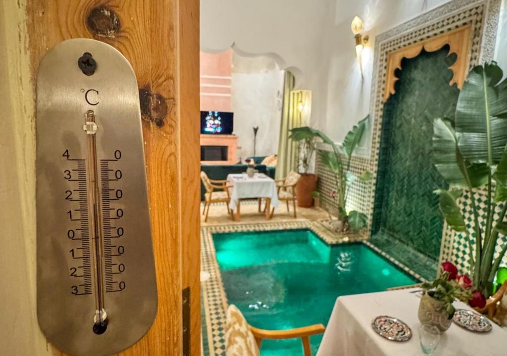 Bazén v ubytování Riad Dar Timrad nebo v jeho okolí