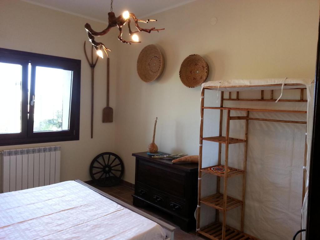 B&B Antica Botte Sassari - Triple Room With Private Bathroom
