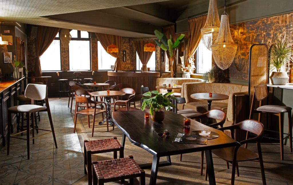 Piccadilly Central - Resim 3