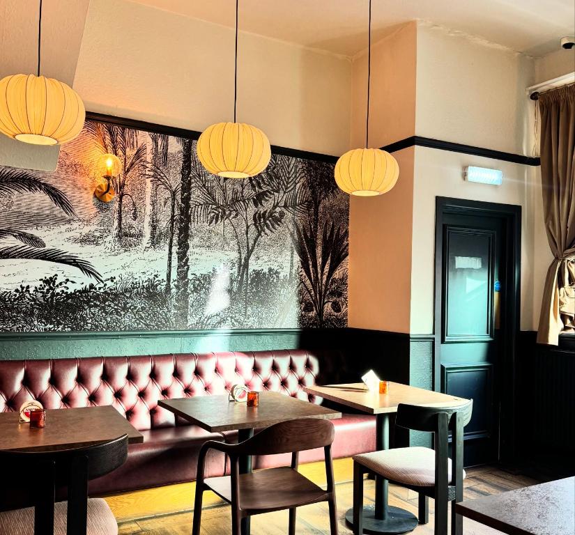 Piccadilly Central - Resim 39