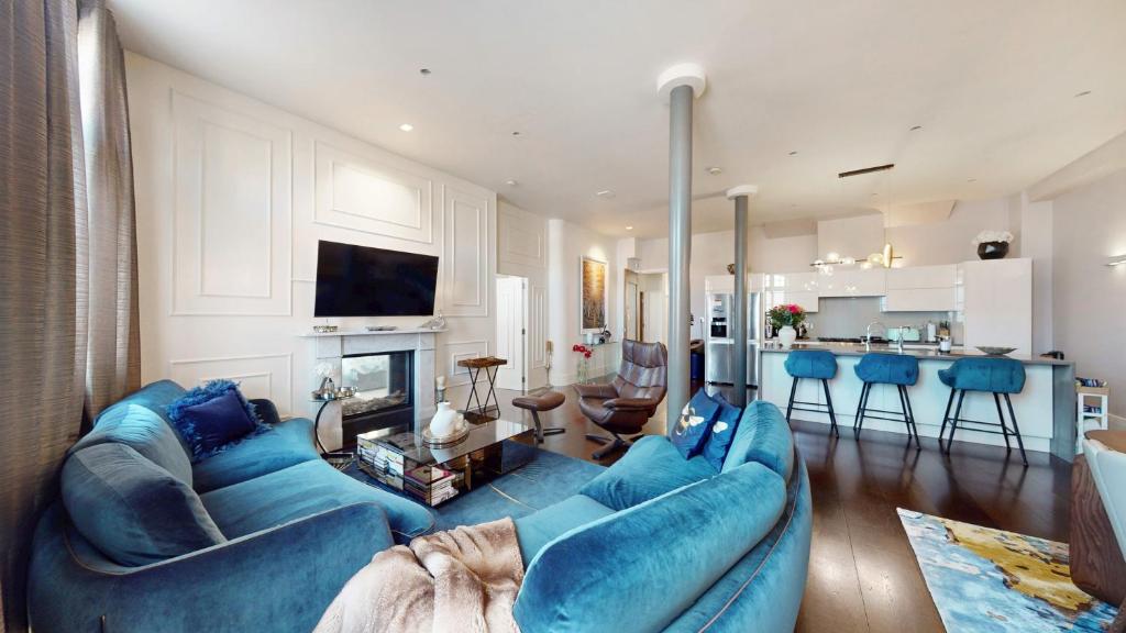 Image showcasing Luxury Richmond flat next to Richmond Park, Kew Gardens (updated prices ...