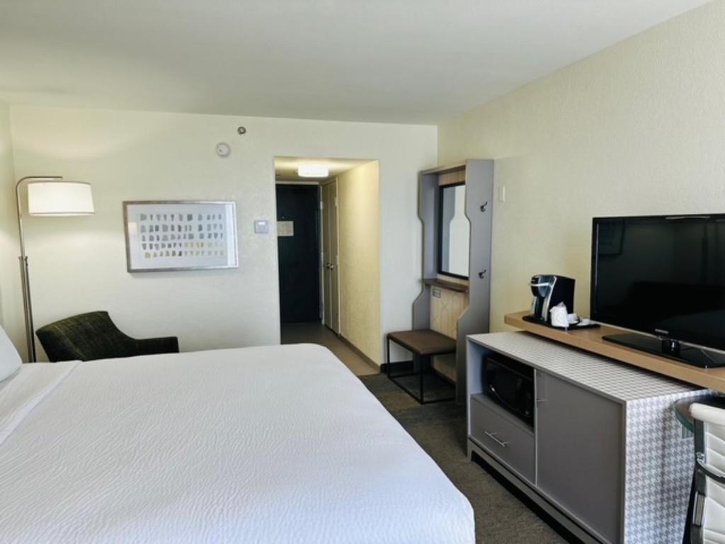 TV i/ili zabavni centar u objektu Holiday Inn Miami International Airport by IHG