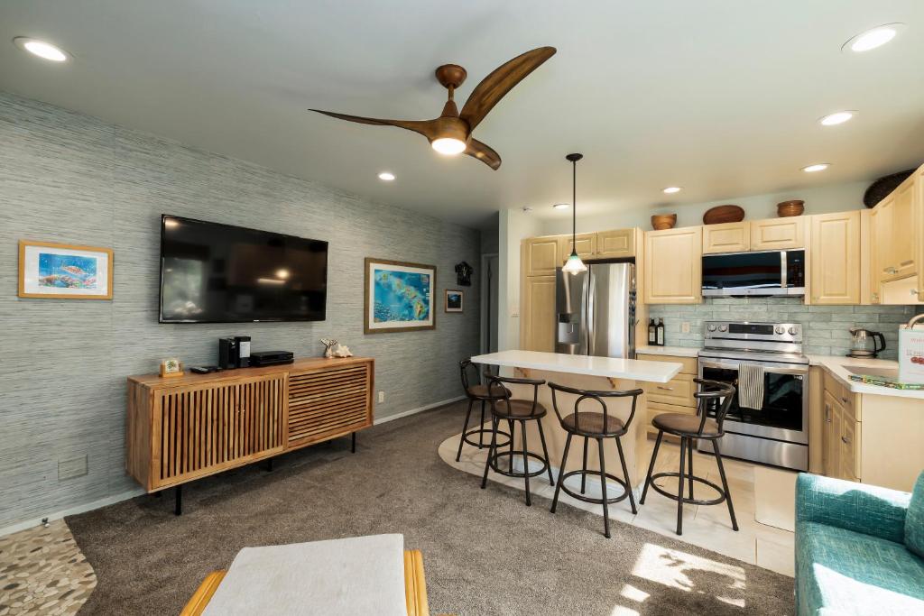 Kuchyň nebo kuchyňský kout v ubytování Kihei Kai Oceanfront Condos