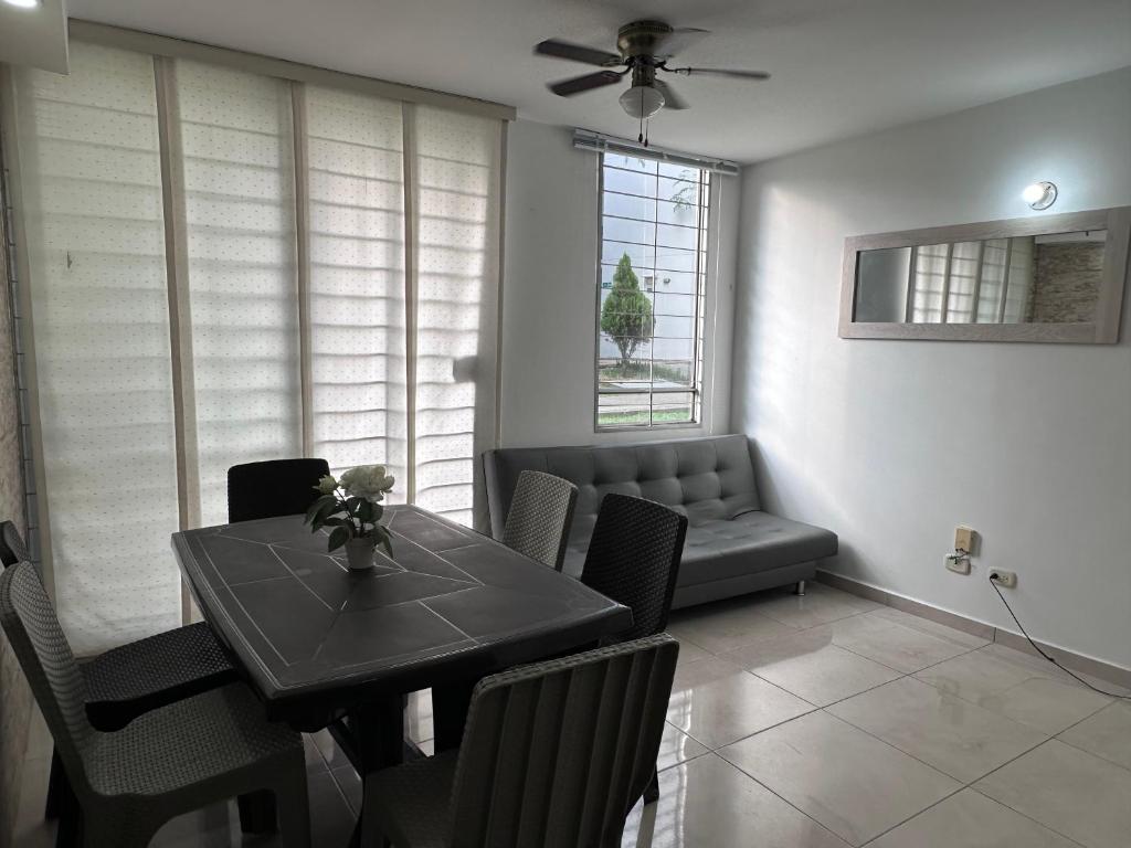 Posezení v ubytování Espectacular apartamento Conjunto Piedemonte