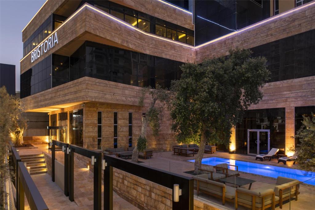 Bazén v ubytování Bristoria Hotel Erbil nebo v jeho okolí