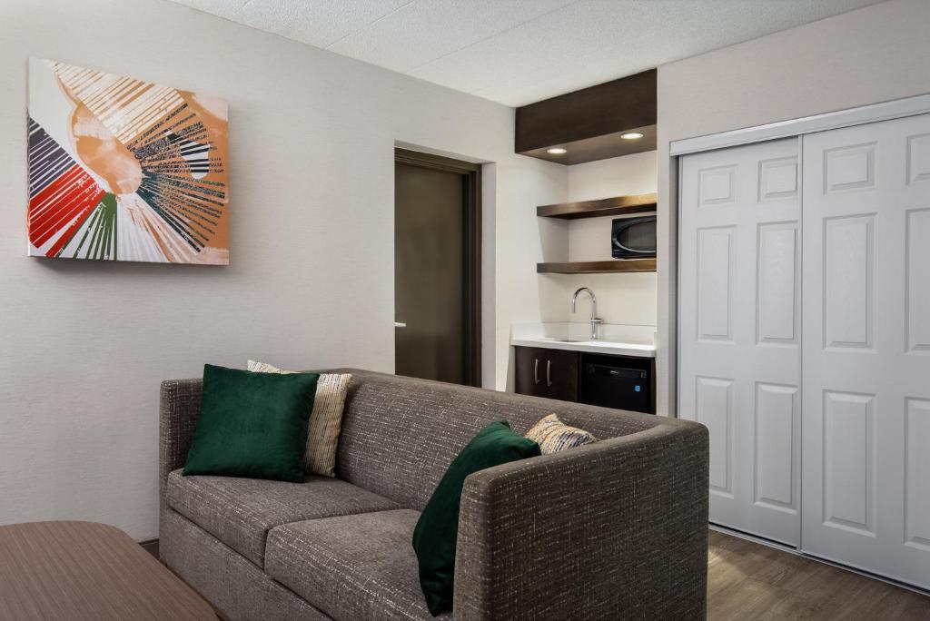Holiday Inn Hotel & Suites St.Catharines-Niagara, an IHG Hotel - 