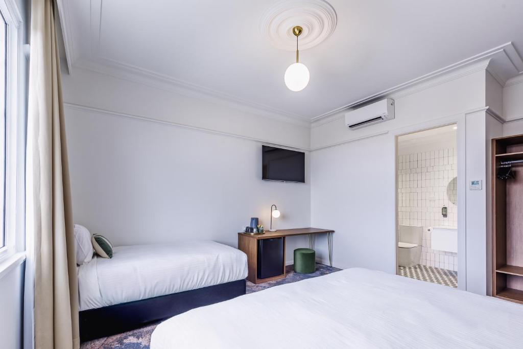 The Lakes Hotel, Rosebery - Resim 26