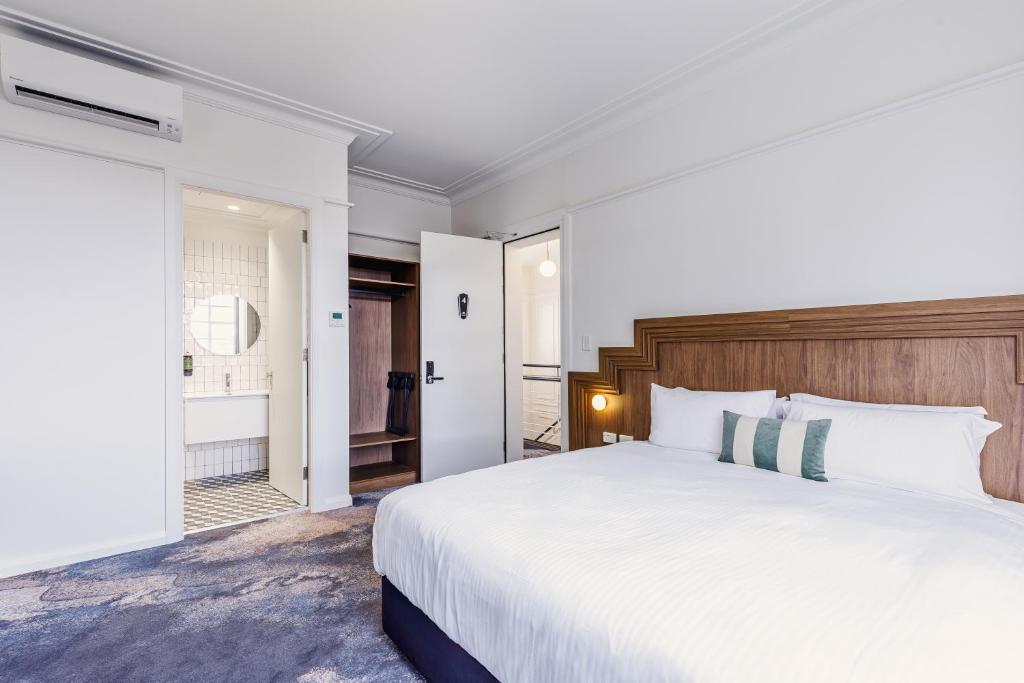 The Lakes Hotel, Rosebery - Resim 25