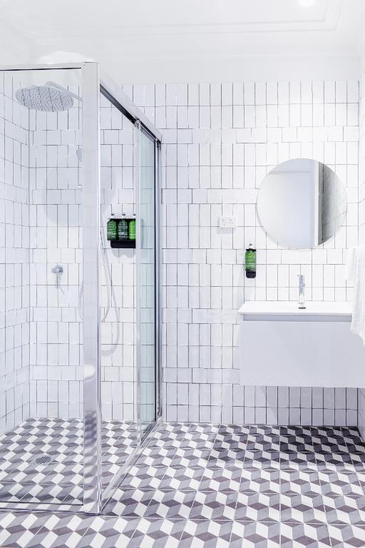 The Lakes Hotel, Rosebery - Resim 3