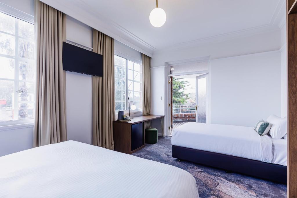 The Lakes Hotel, Rosebery - Resim 13