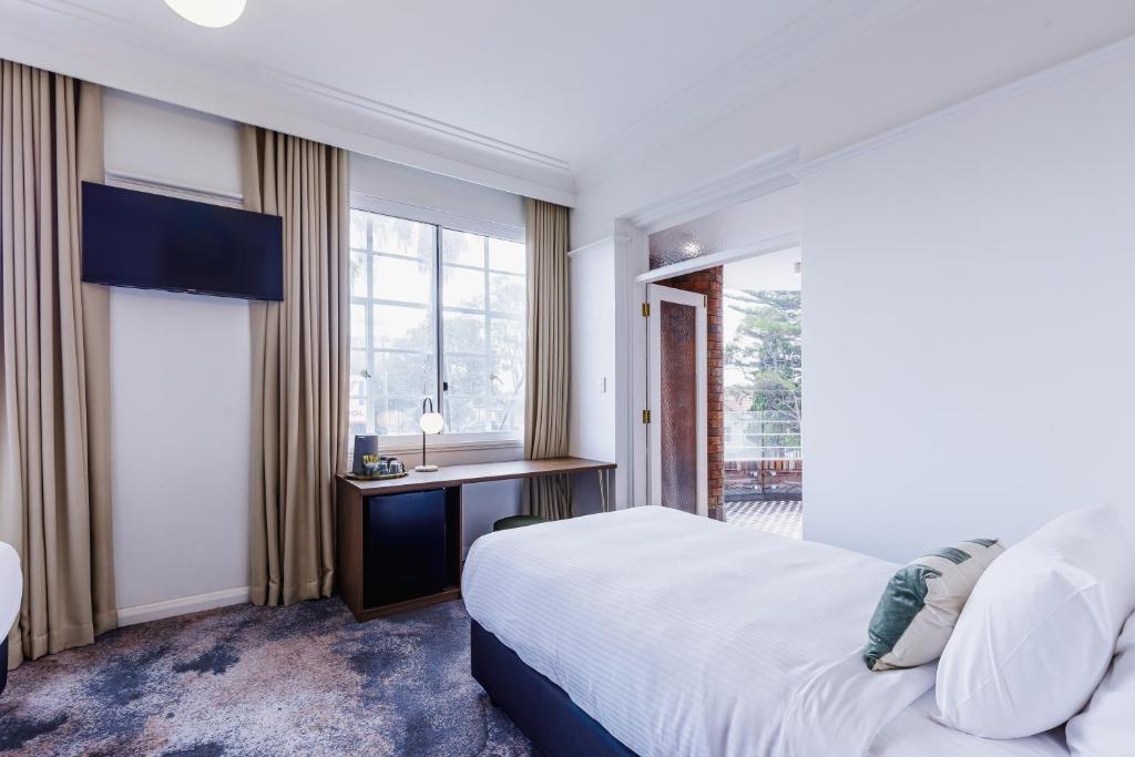 The Lakes Hotel, Rosebery - Resim 29