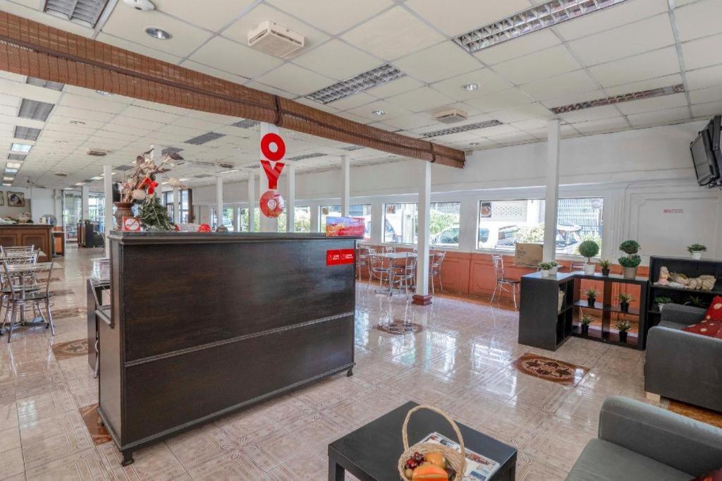 Restaurace v ubytování OYO 1089 Baan Boran