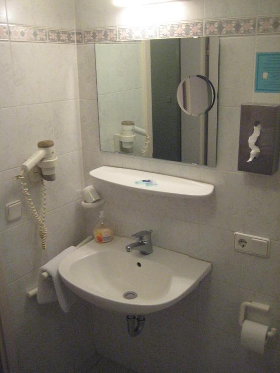 Koupelna v ubytování Hotel-Dörfler Garni